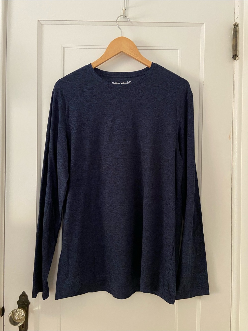 Outdoor Voices CloudKnit speckled navy long sleeve, size large.